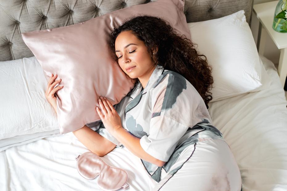 This Is Silk - Sleeping on Pink Silk Pillowcase
